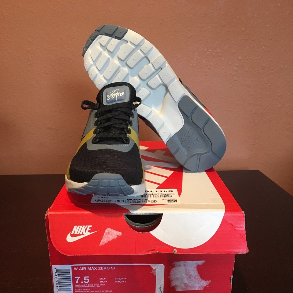 W NIKE AIR MAX ZERO SI